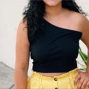 One shoulder crop top black